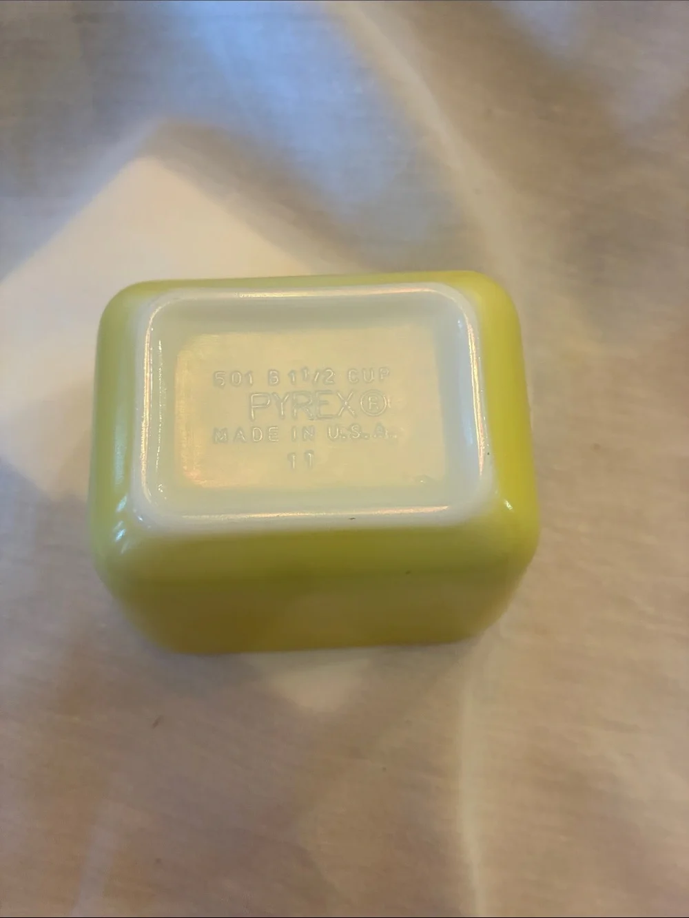 Vintage Pyrex Yellow one and a half cups refrigerator Dish